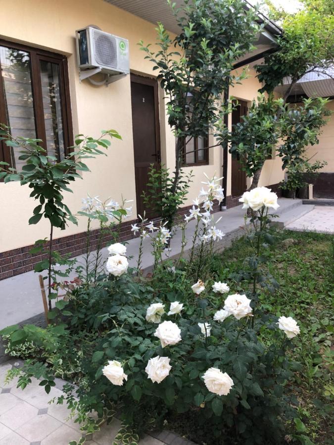 Дом Отель Бадамзар Tashkent Esterno foto