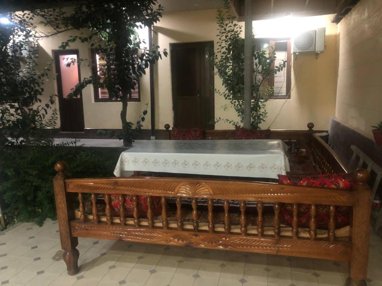 Дом Отель Бадамзар Tashkent Esterno foto