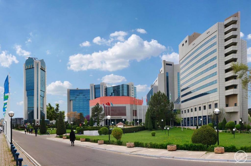 Дом Отель Бадамзар Tashkent Esterno foto