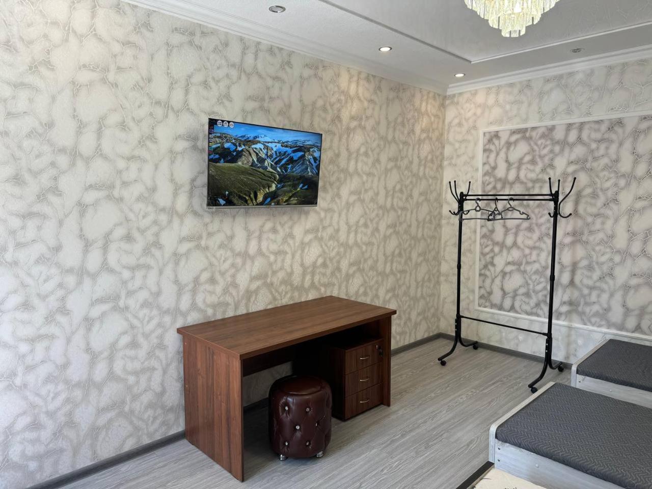 Дом Отель Бадамзар Tashkent Esterno foto